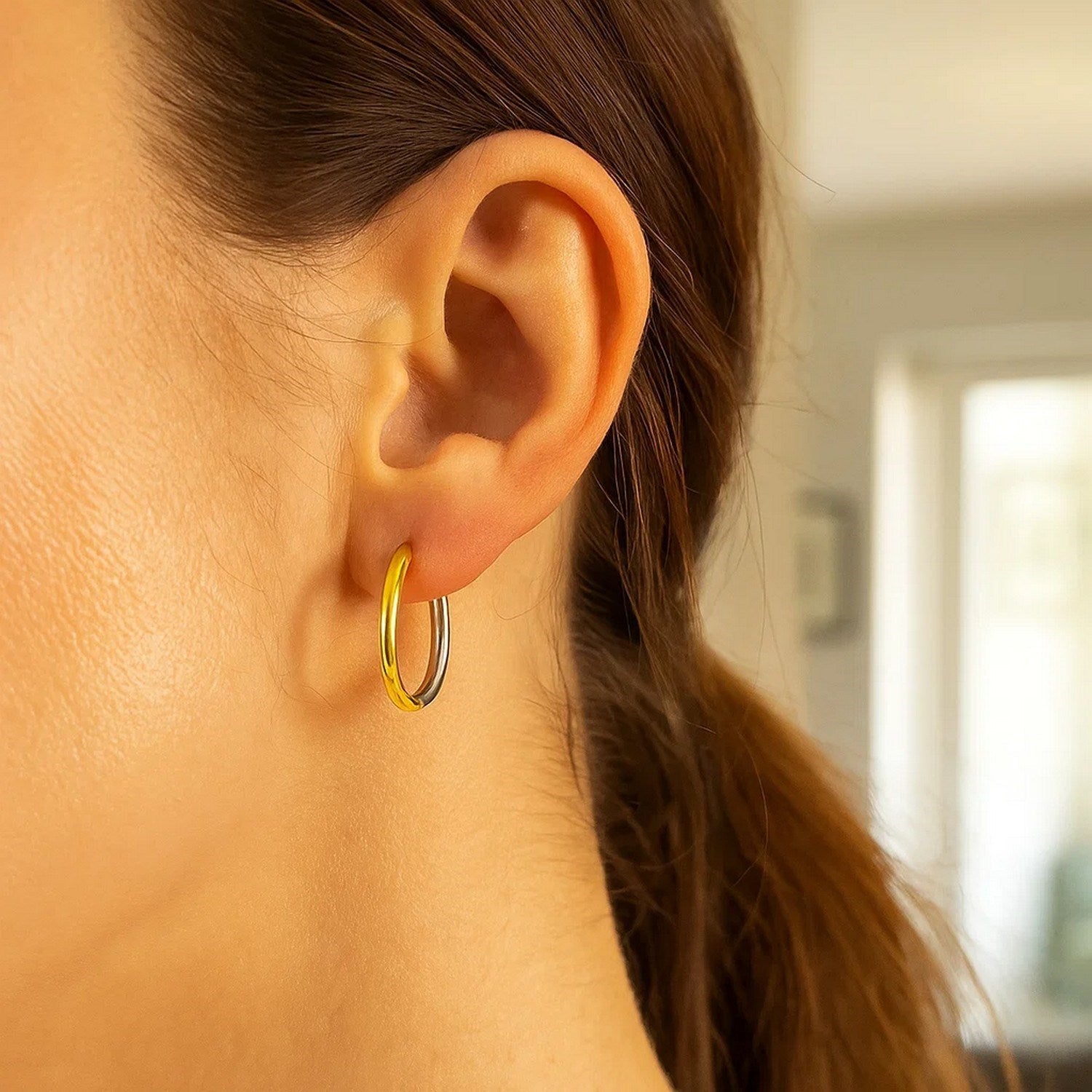 14k Two-Tone Gold Hoop Earrings in a Hinged Style(2.5x20mm)